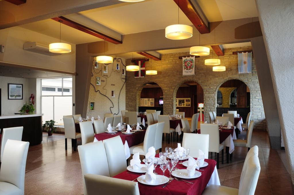 Hotel Euzko Alkartasuna Macachín Esterno foto