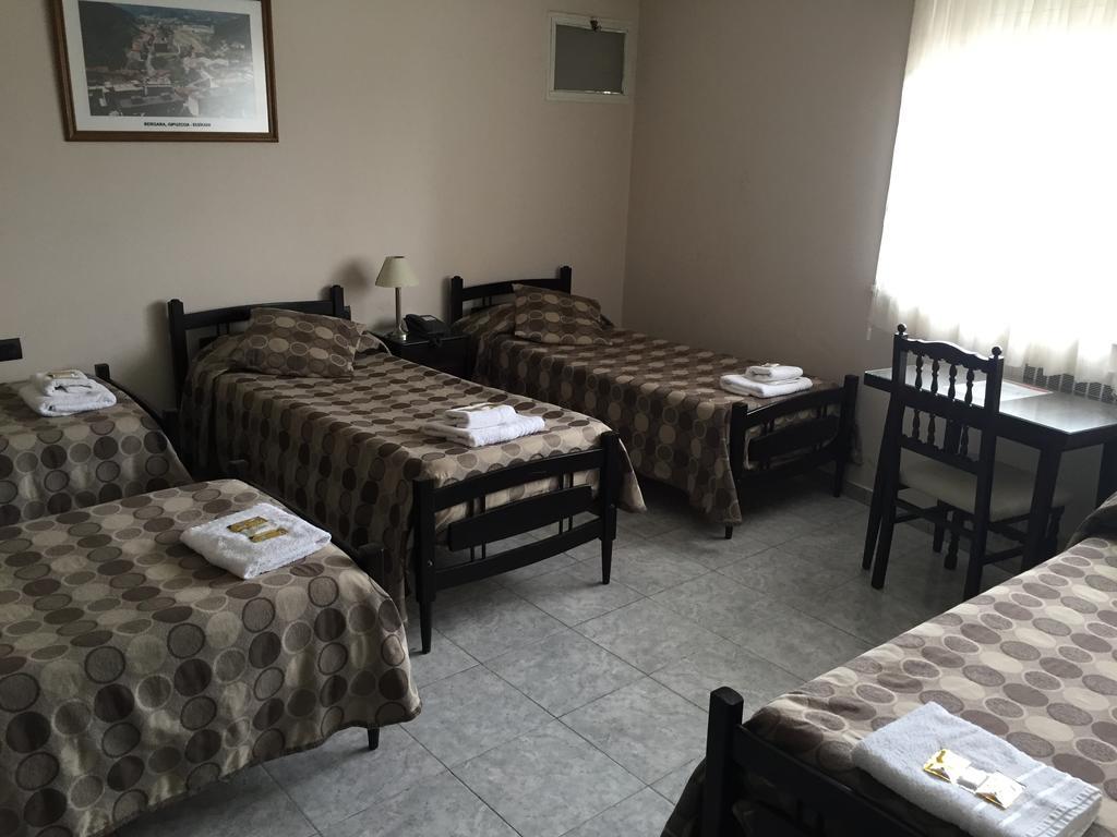 Hotel Euzko Alkartasuna Macachín Esterno foto