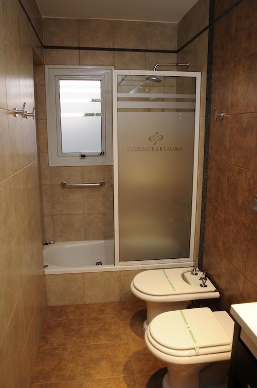 Hotel Euzko Alkartasuna Macachín Camera foto
